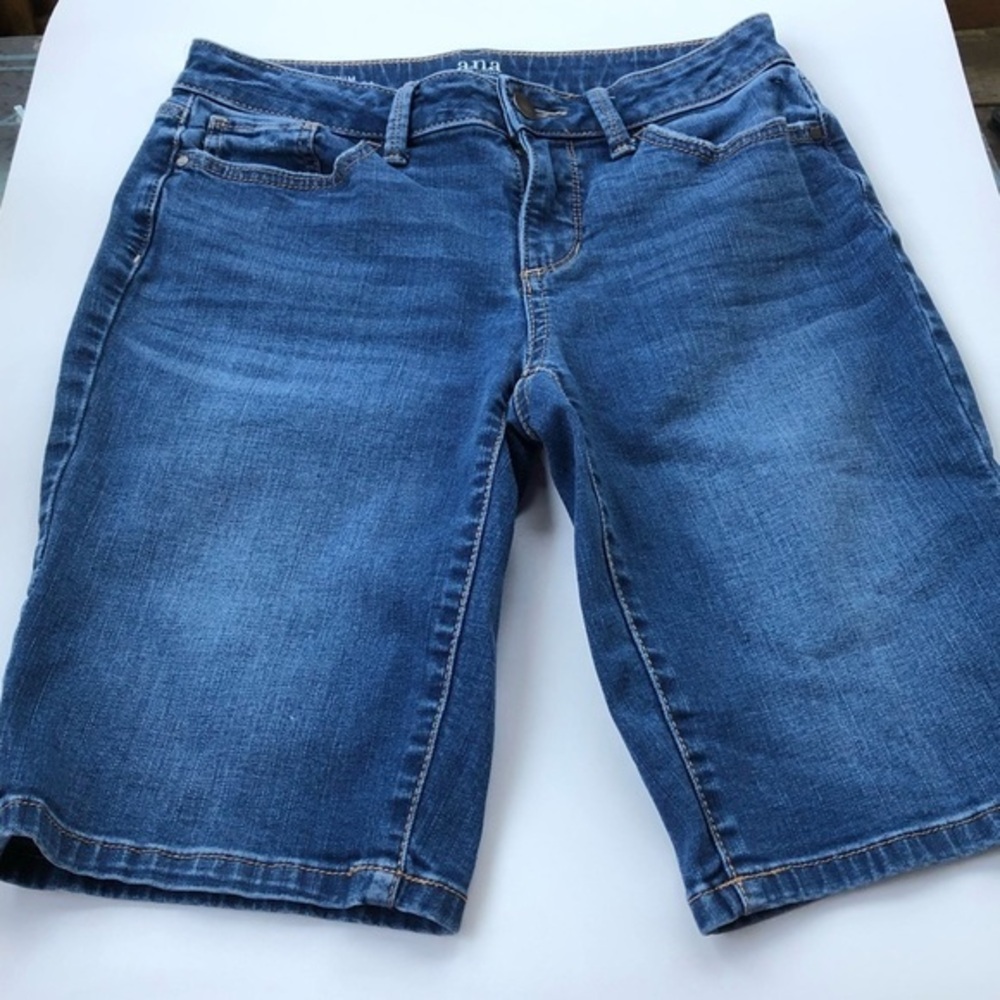 A.N.A New Approach Size 2 Denim Bermuda‎